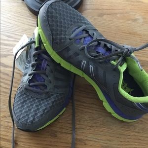 ASICS brand new GEL women’s Athletic shoes